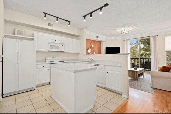 Photo - 2169 Eagle Ave