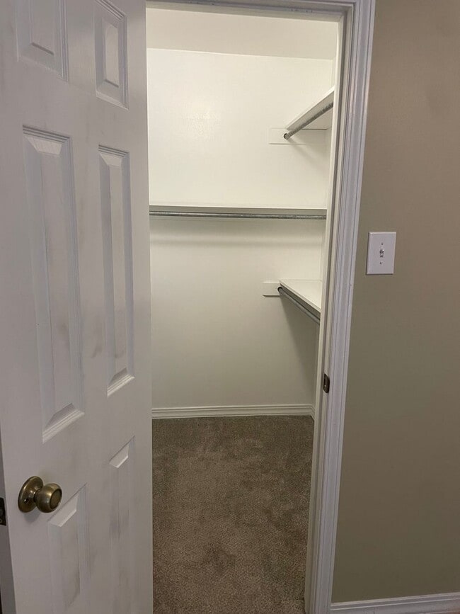 Photo - 2br 1 bath with washer dryer & granite countertops