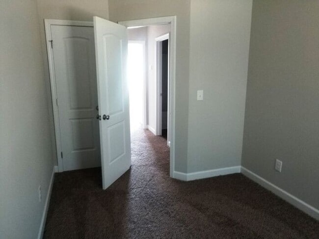 Photo - Newer townhouse in Granite Quarry location!!