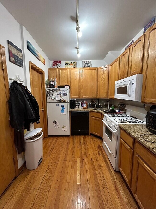 Photo - 628 W Patterson Ave