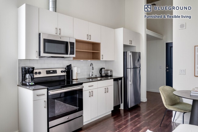 Photo - 624 Yale Ave N Unit FL2-ID710