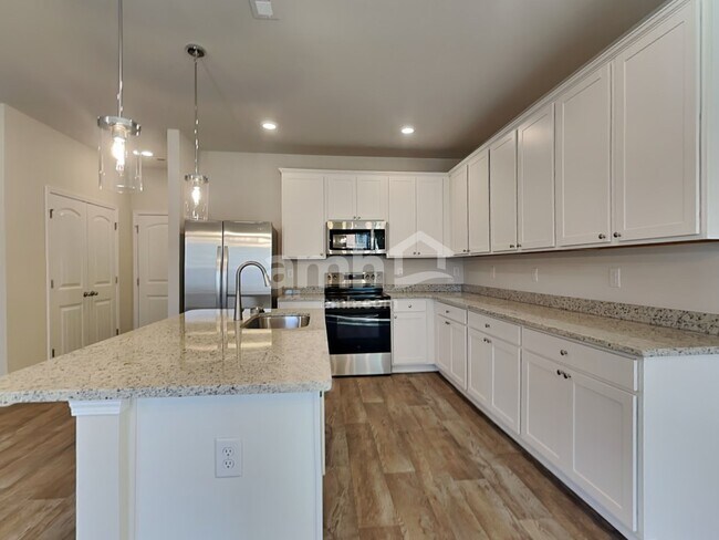 Photo - 3993 Zepelin Wy