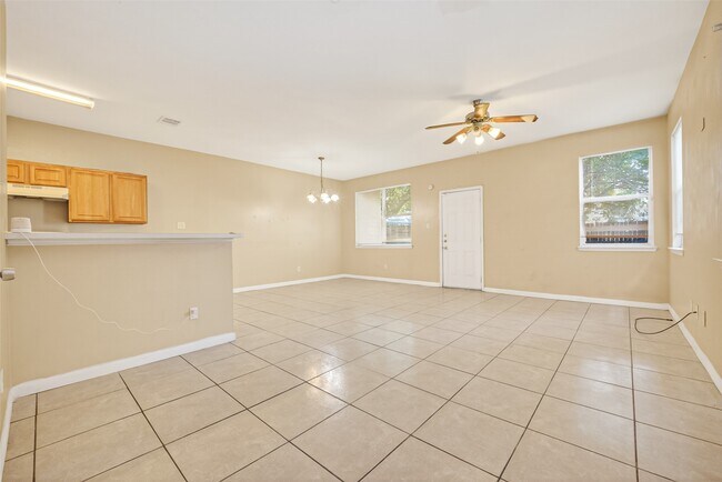 Photo - 15515 Waldron Cir Unidad B
