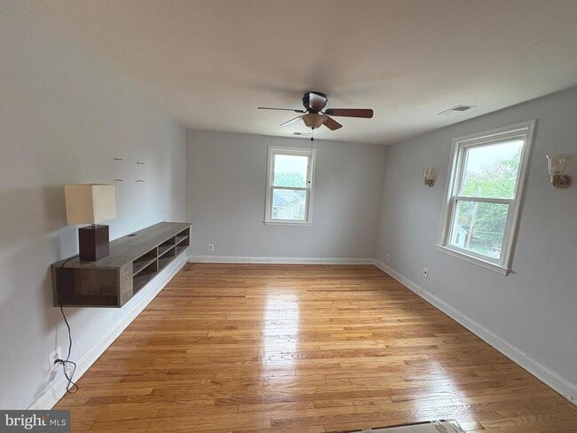 Photo - 1708 Hall Ave