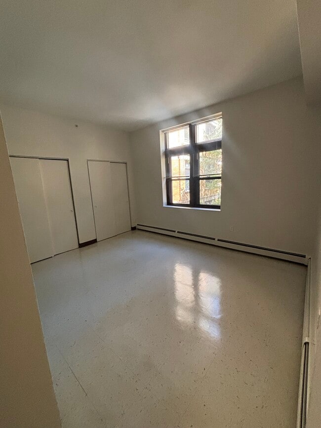 Photo - New Castle Court