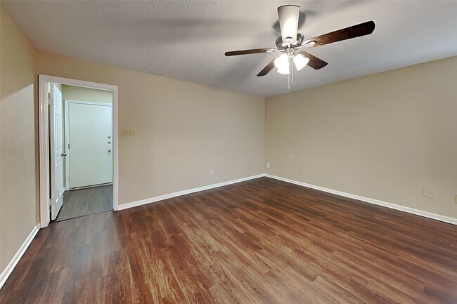 Photo - 15 Kearny Brook Pl