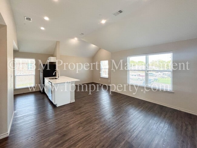 Photo - Hidden Creek, Unit 522 - Gorgeous 2 Bedroom, 2 Bathroom Townhome in Ennis, TX! Unit 522