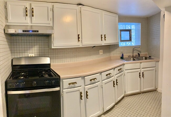 Building Photo - 2513 W Pershing Rd Unit Garden