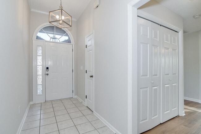 Photo - 907 Stoneview Ct