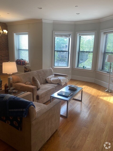 Building Photo - 187 Winthrop Rd Rental