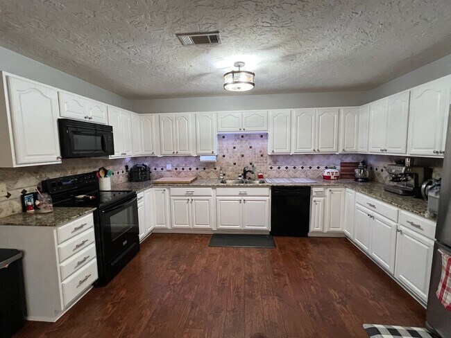 115 N Ridge Dr