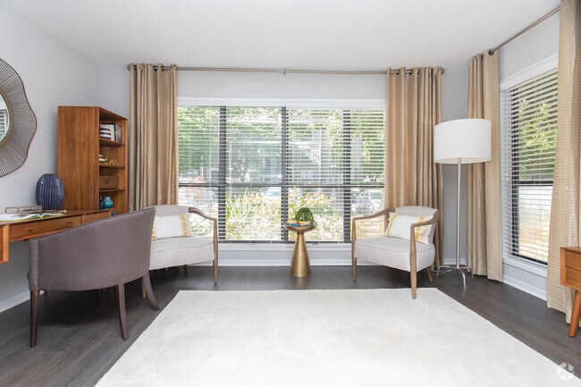 2BR, 2BA - 1210SF