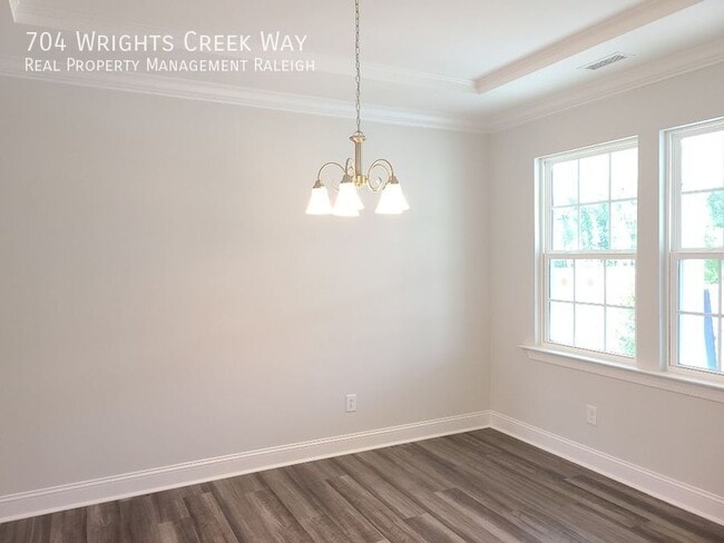 Photo - 704 Wrights Creek Way