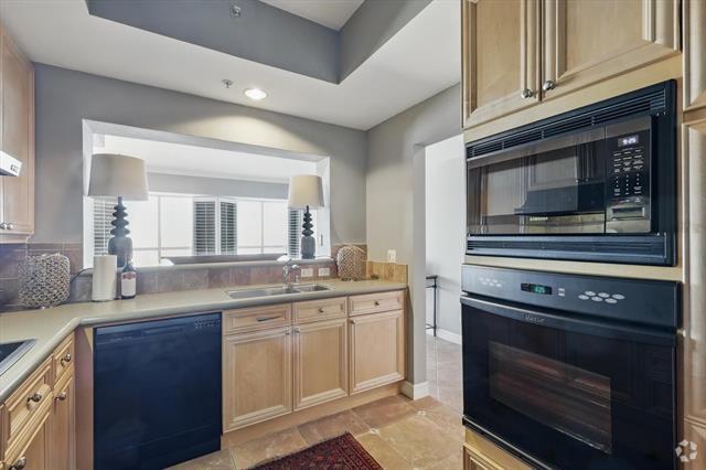 Building Photo - 3401 Lee Pkwy Unit 1109 Rental