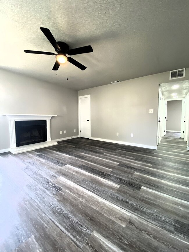 Photo - Available for Immediate Move-in!!! Unit A