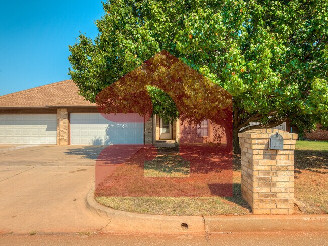Photo - 2707 Silvertree Dr