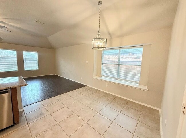 Photo - 506 Mustang Trail