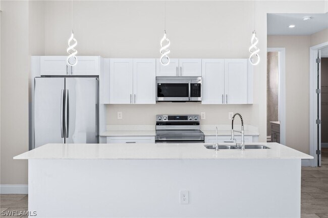 Photo - 2708 20th St W