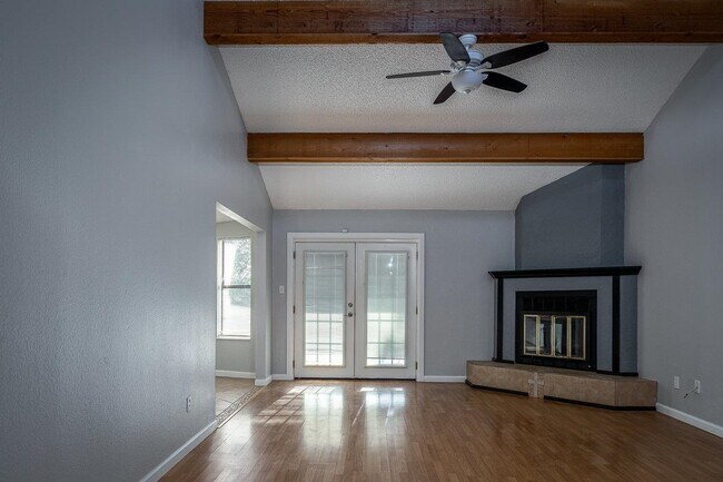 Photo - 210 Warbonnet Trail
