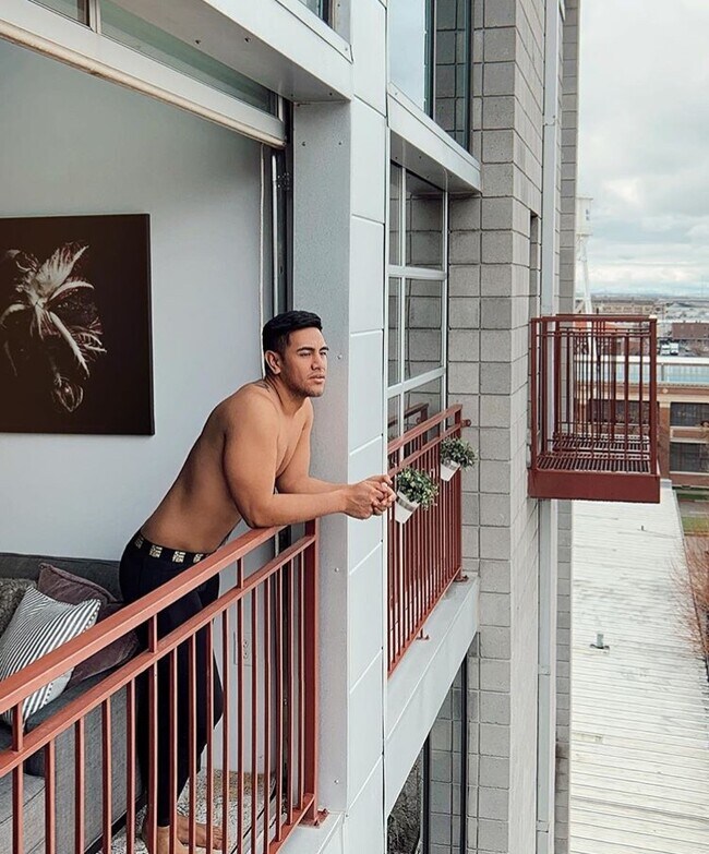 Photo - 360 Broadway