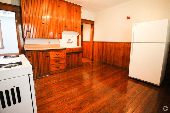 Building Photo - 567 Blackstone St Unit 3F Rental