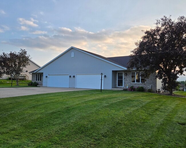 Photo - Hyacinth Ct Greenville WI