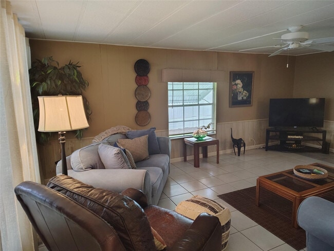 Photo - 142 W Caribbean