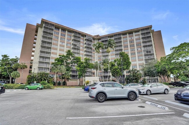 Building Photo - 10777 W Sample Rd Unit 718