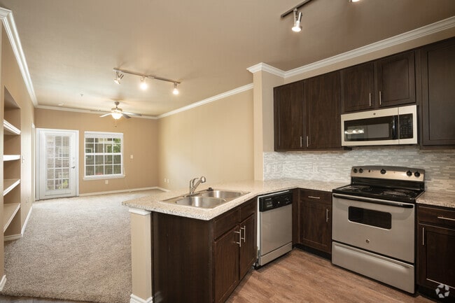 1BR, 1BA - 754SF - Main Entrance