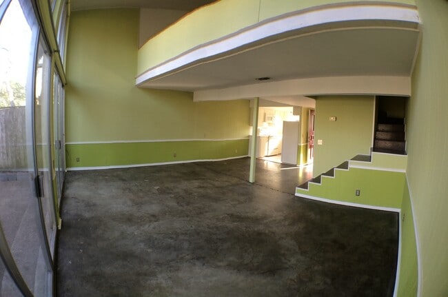 Building Photo - 1304 Mariposa Dr Unit 1304 Mariposa Dr #155