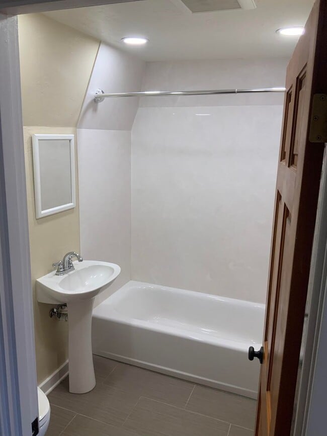 Photo - 3 Bedroom Duplex in Downtown Area
