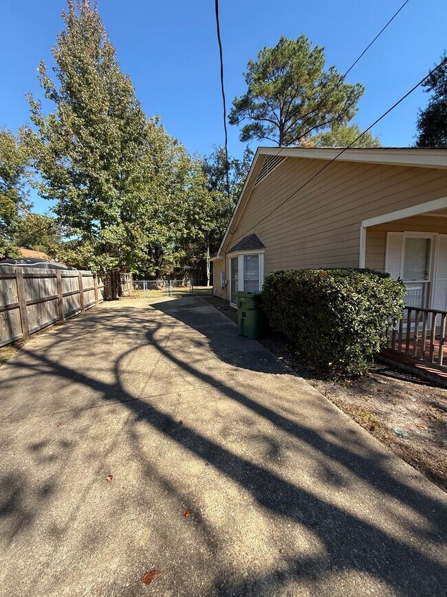 Photo - ** 4 Bed 2 bath located in Johnstown ** Call our self showing number to schedule a tour 334-366-9198