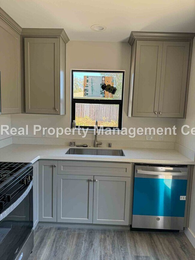 AVAILABLE OCTOBER Nice Home in San Luis House Rental in San