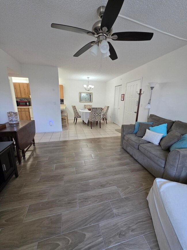 Photo - 3402 Gardens E Dr Unit 14a