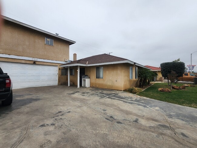 Photo - 678 W Henderson Ave