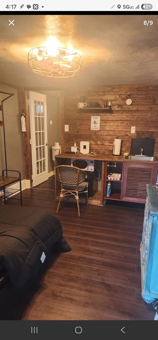 Building Photo - 3737 Maywood Ave Unit 2