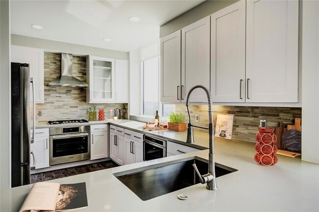 Photo - 205 12th St NE