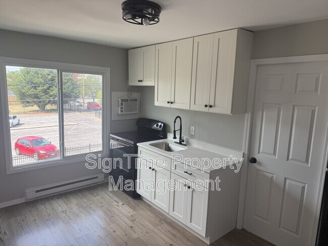 Photo - 62 W Church St Unit 2