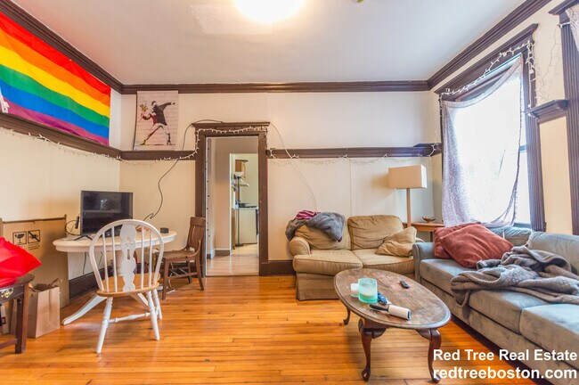 Photo - 28 Glenville Ave Unidad 2