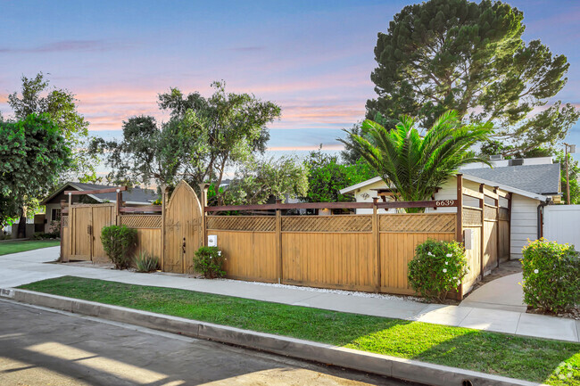 Building Photo - 6637 Yolanda Ave Rental