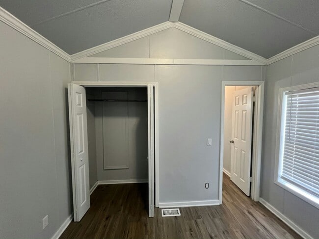 Photo - 1112 Chicago Bulls St