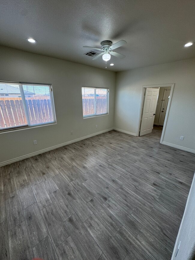 Photo - 7316 Poppy Blvd