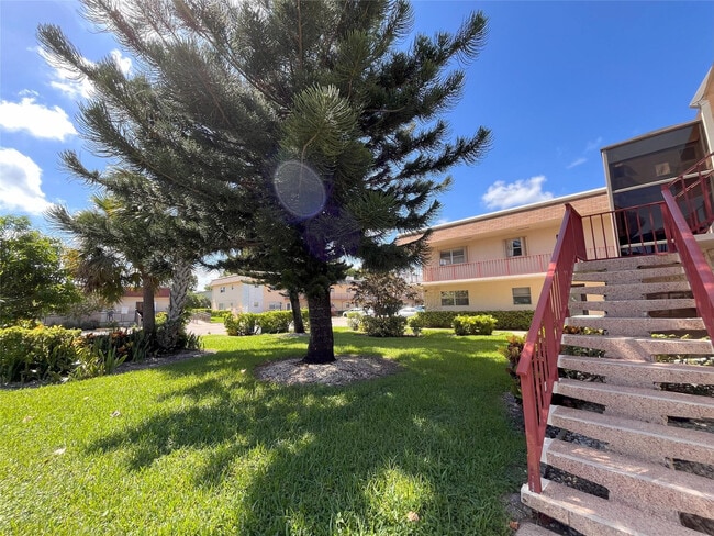 Photo - 212 Oxford 400 Unit 212