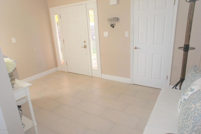 Building Photo - 43 Toddy Ave