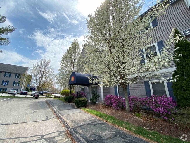 Building Photo - 101 Eastern Ave Unit 202 Rental
