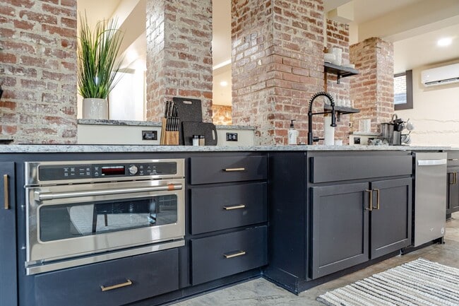 Photo - Velencia Apartments