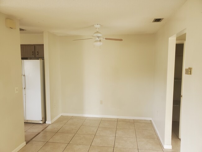 Dining area with entry to kitchen - 6538 W Norvell Bryant Hwy Unit 6538