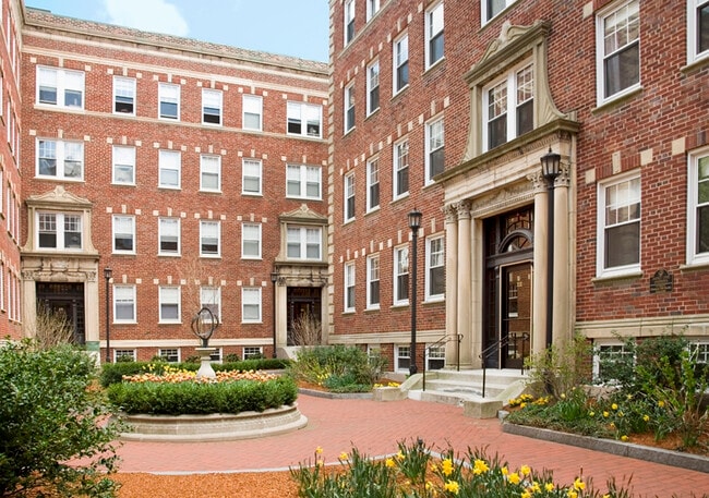 Building Photo - 16 Chauncy St Unit 18B