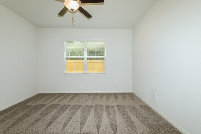 Photo - 26865 Steinbeck Dr