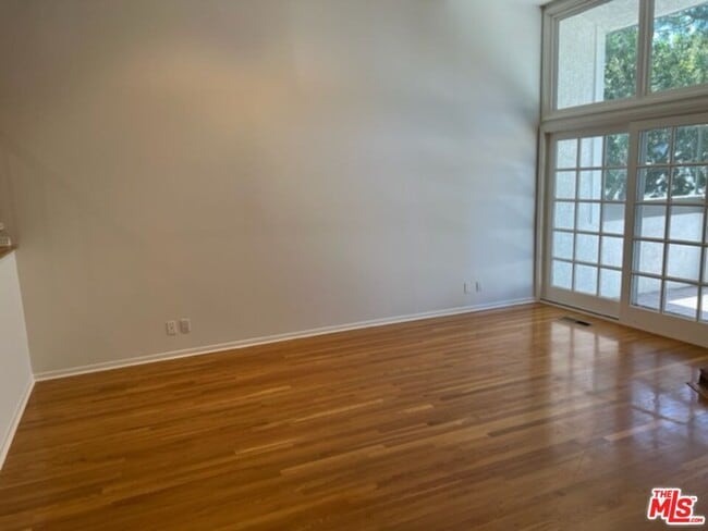 Photo - 1656 Palisades Dr